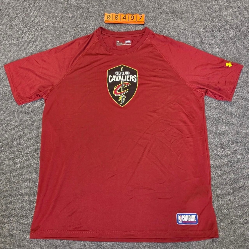 NBA Cleveland Cavaliers burgundy t-shirt. Size xl.
